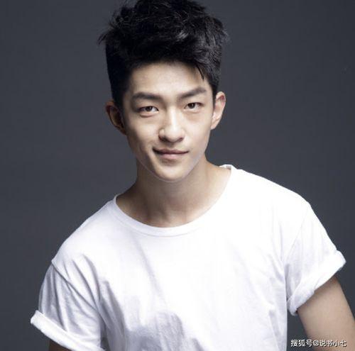 娱乐圈吃瓜屈楚萧是谁,娱乐圈吃瓜主角，揭秘其背后的故事  第2张